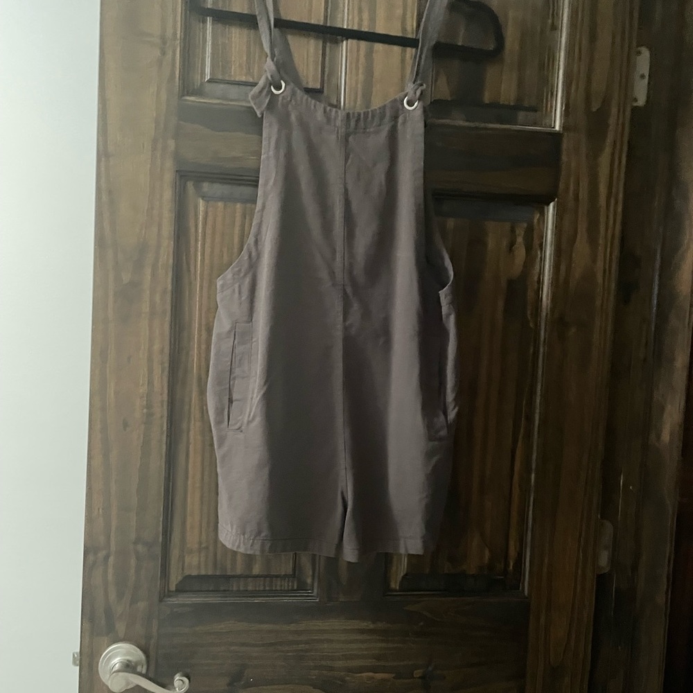 Grey/Brown Women’s Romper. Size: Small
